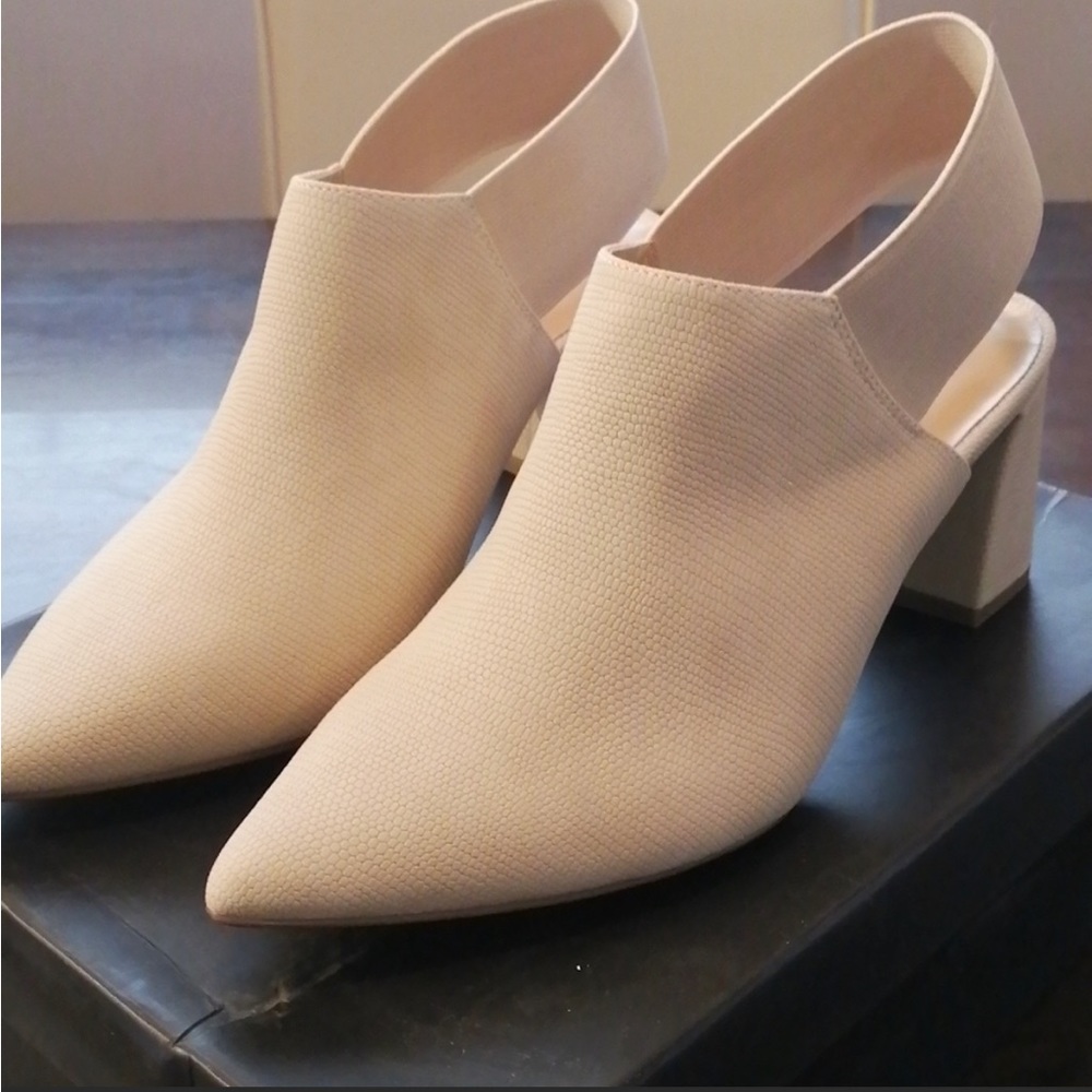 Expression Slingback Heel